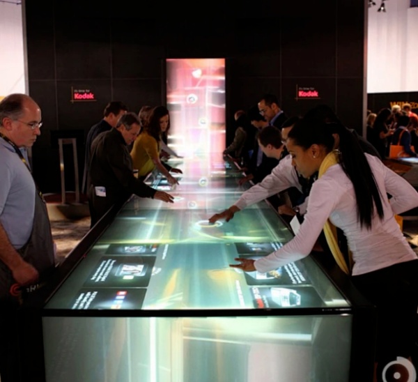 展廳多媒體光影設(shè)計(jì)讓展品會(huì) “說(shuō)話”