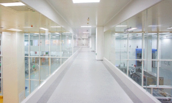 從 “參觀通道” 到 “品牌展廳”：如何打造會(huì) “說話” 的潔凈走廊